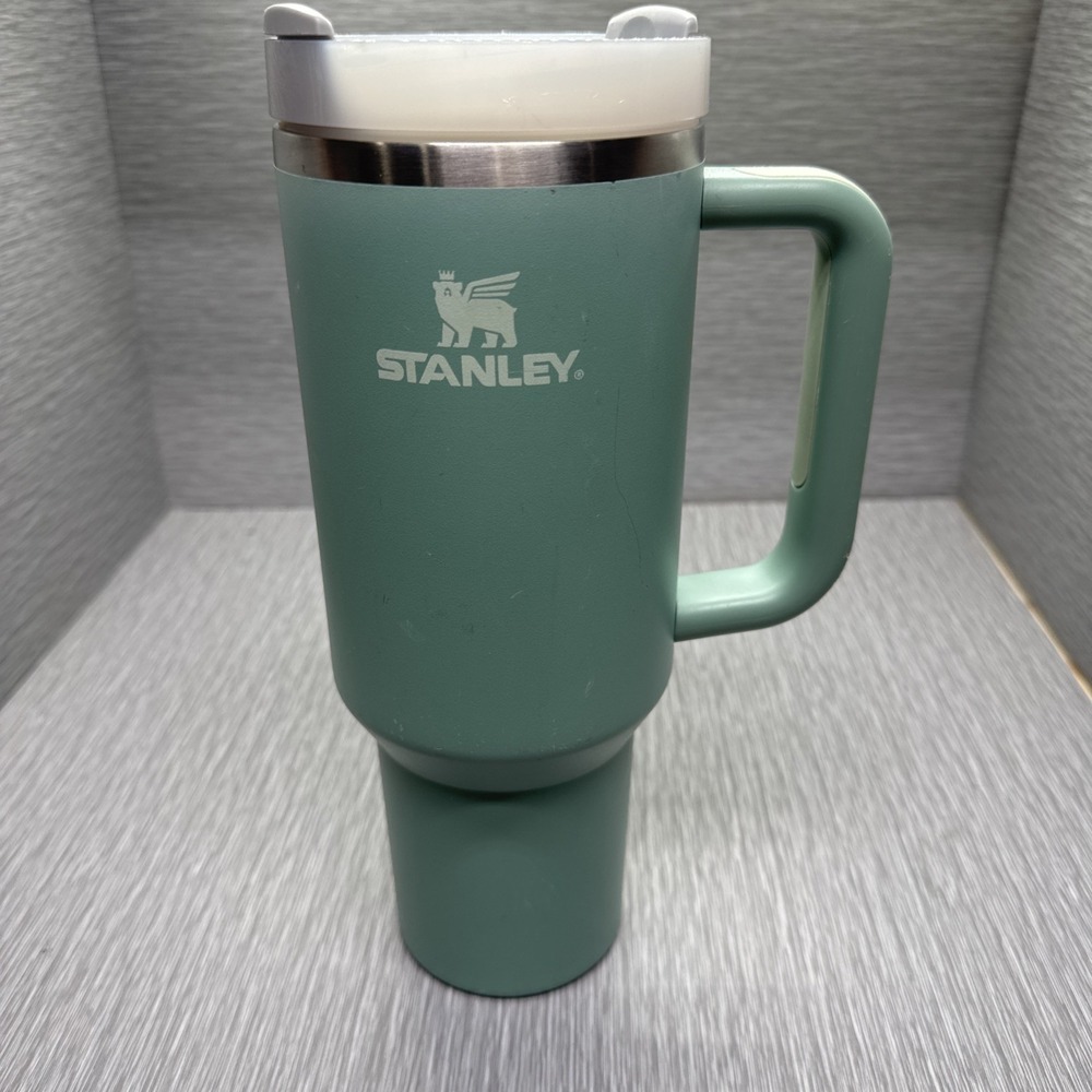 Stanley Quencher H2.0 FlowState 40 oz tumbler jade green handle lid‎ stainless